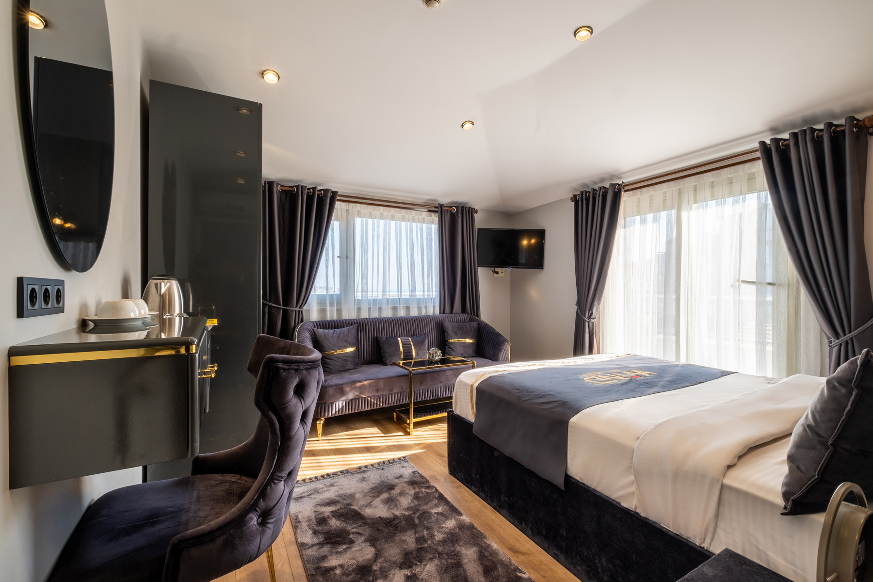 Terrace Luxury Suit 2